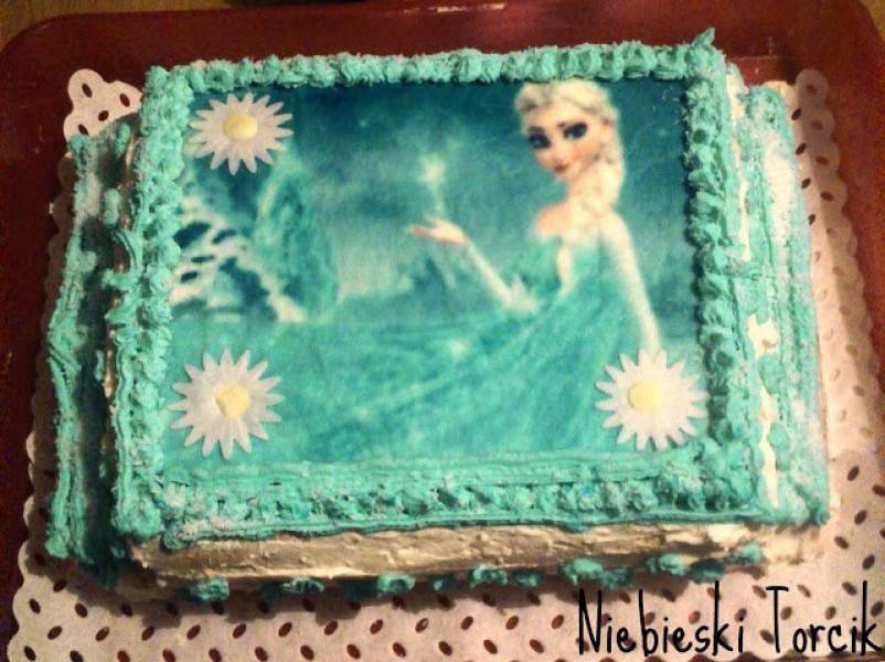Niebieski tort z księżniczką
