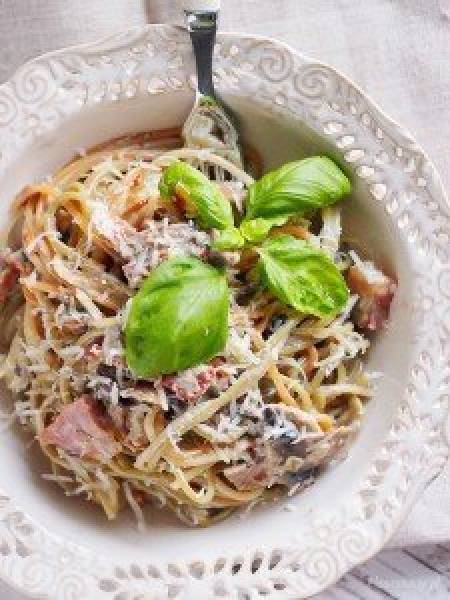 Spaghetti carbonara z pieczarkami / Mushroom spaghetti carbonara