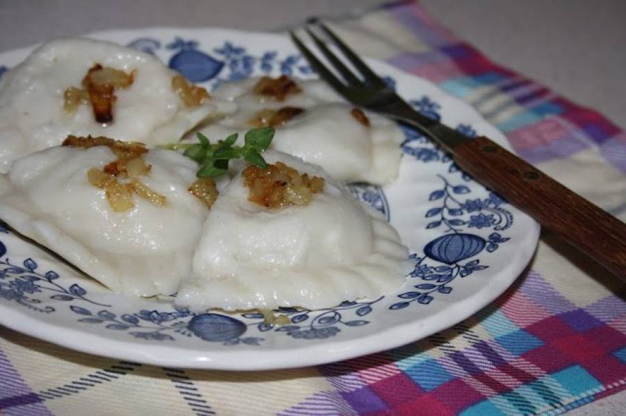 PIEROGI Z MIĘSEM