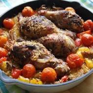 Jednogarnkowy kurczak z ryżem i warzywami po hiszpańsku
