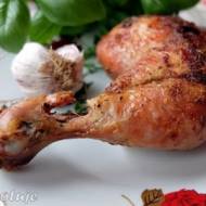 Kurczak mocno rumiany z nutą czosnku i bazylii