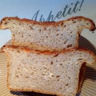 Chleb mieszany z miodem na maślance