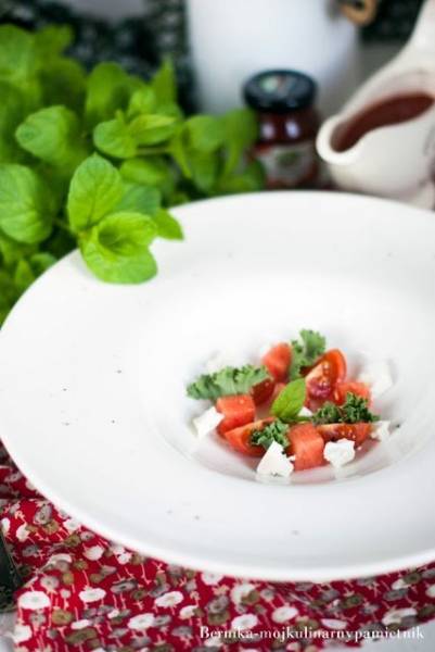Krem pomidorowo-arbuzowy z grecką fetą