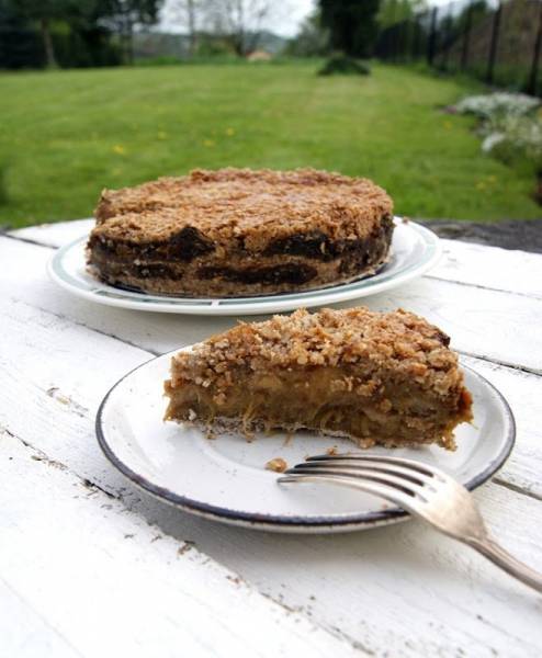 Ciasto gryczane sypane z rabarbarem (na wzór sypanej szarlotki)  i crumble w tym samym stylu