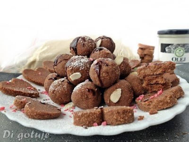 Kuleczki/ciasteczka czekoladowo-kokosowe bez pieczenia (z mąki kokosowej)