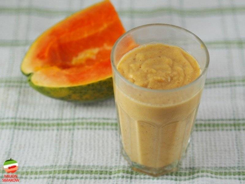 Smoothie z papaji i pomarańczy z nutą gruszki