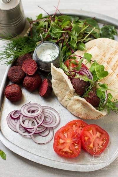 Falafele buraczane (lub z botwinki)