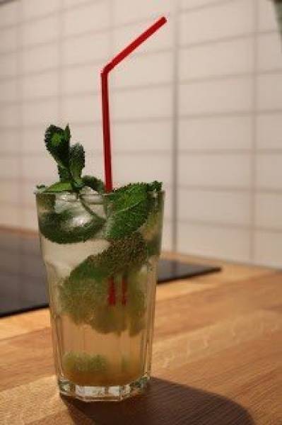 Mojito mohito drink ze spritem krok po kroku