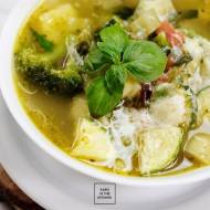 Minestrone verde –  wiosenna włoska zielona zupa jarzynowa
