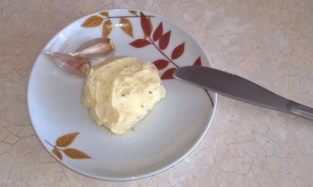 Domowe masło czosnkowe