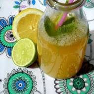 Lemoniada cytrusowa z sokiem brzozowym.