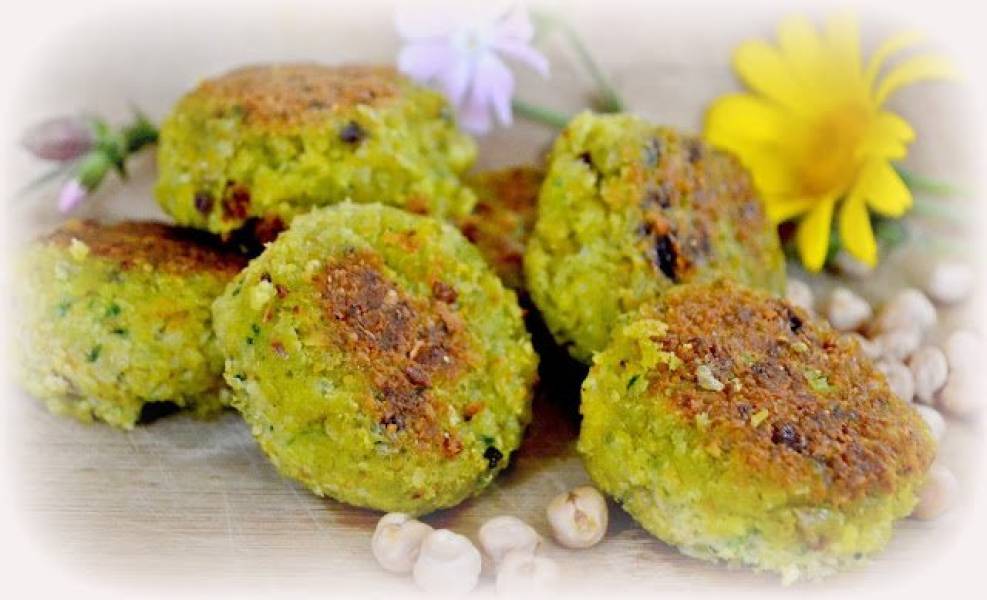 FALAFEL ZE SZPIANKIEM I MARCHEWKĄ