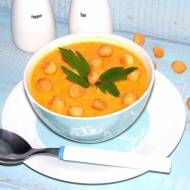 Zupa krem z marchewki z parmezanem i groszkiem ptysiowym Brześć.