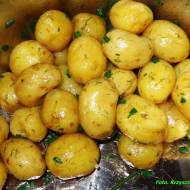 Jak przyrządzić młode ziemniaki na obiad.