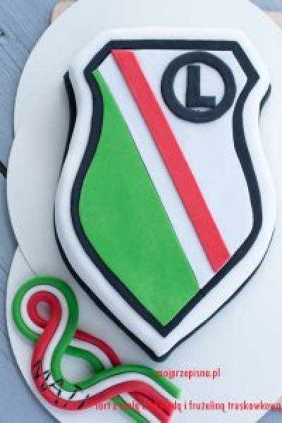Tort Legia Warszawa – Tort z białą czekoladą i frużeliną truskawkową – Instrukcja Krok po kroku