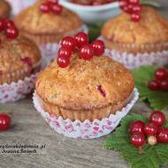 muffinki z czerwoną porzeczką