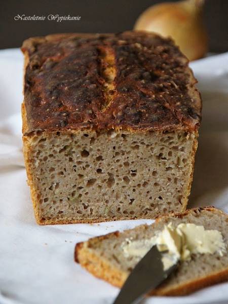 Chleb piwno-cebulowy (na zakwasie)