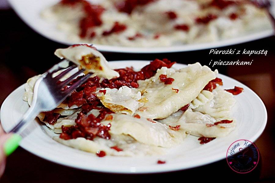 Pierożki z kapustą i pieczarkami