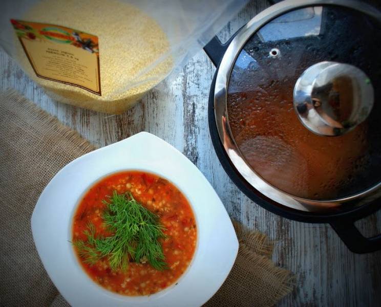 Zupa pomidorowa z malinówek z kaszą jaglaną i koperkiem