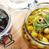 Oliwki w zalewie z oliwy z oliwek w rozmarynie i czosnku