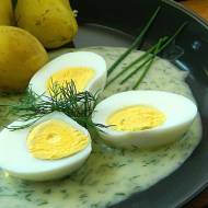 Jajka w sosie koperkowym