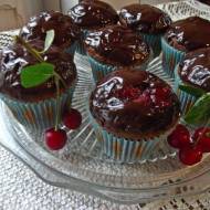 Muffiny czekoladowe z wiśniami
