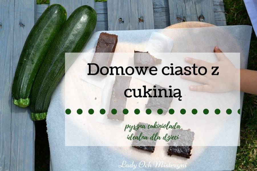 Domowe ciasto z cukinią