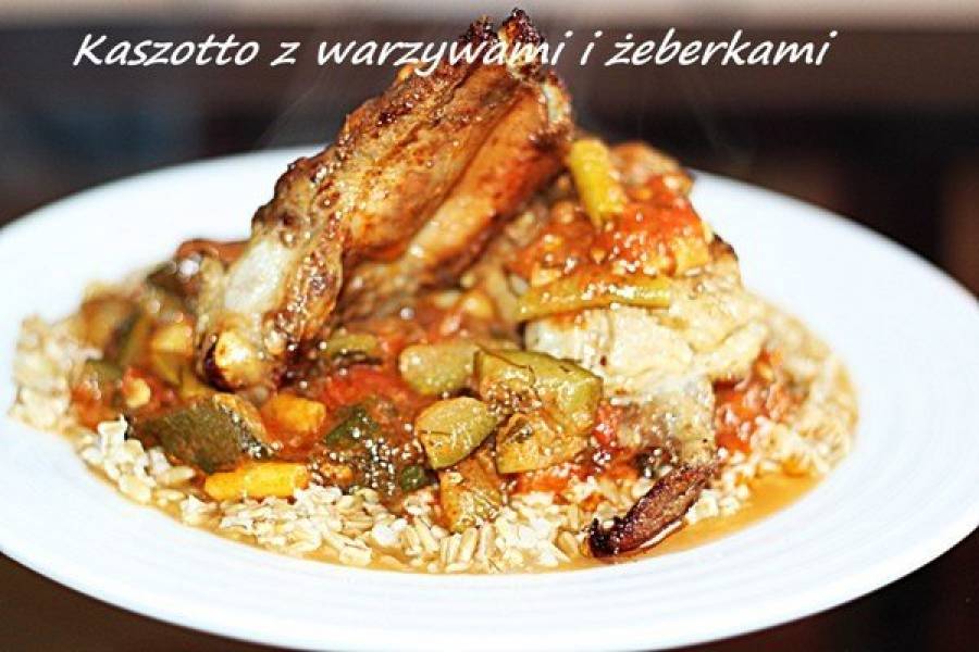 Kaszotto z warzywami i żeberkami