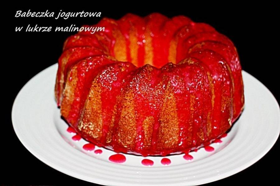 Babka jogurtowa Bbbeczka jogurtowa w lukrze malinowym