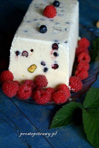 Semifreddo jagodowo-pistacjowy- pyszny deser