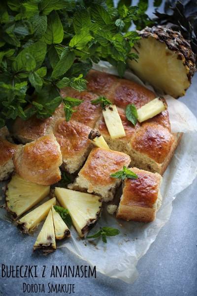Drożdżówki z ananasem