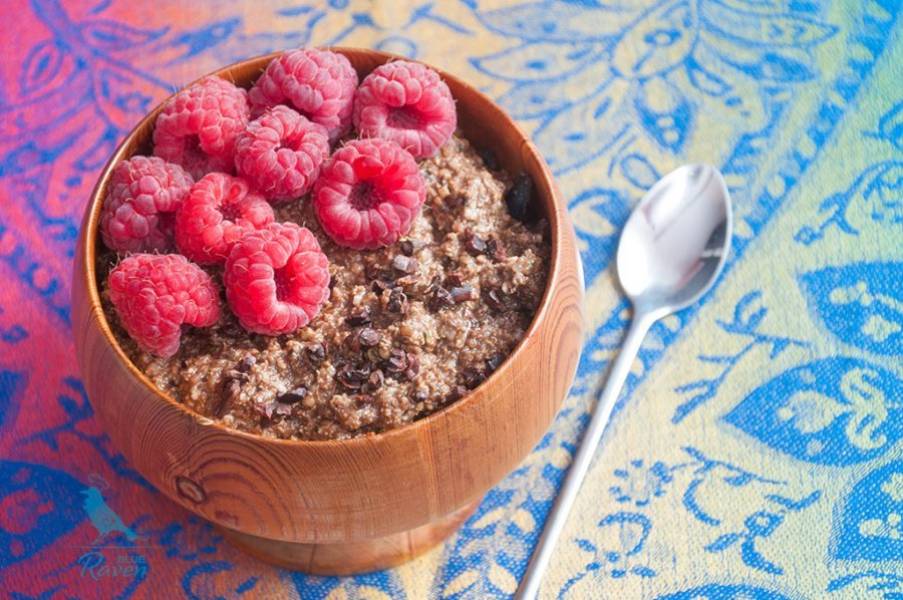 Nocna owsianka – quinoa i nasiona konopii