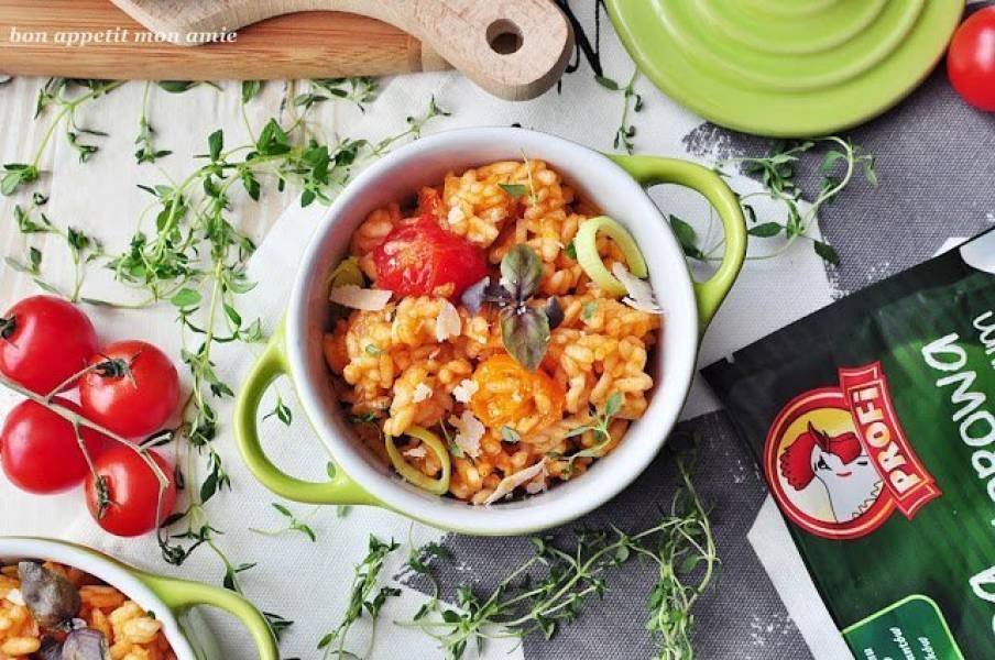 Risotto pomidorowe z ziołami