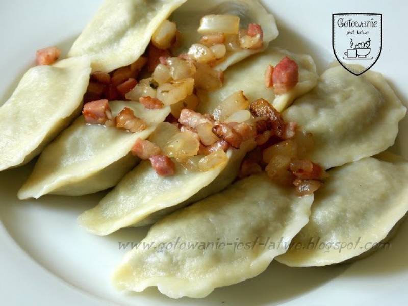 Pierogi z bobem i boczkiem