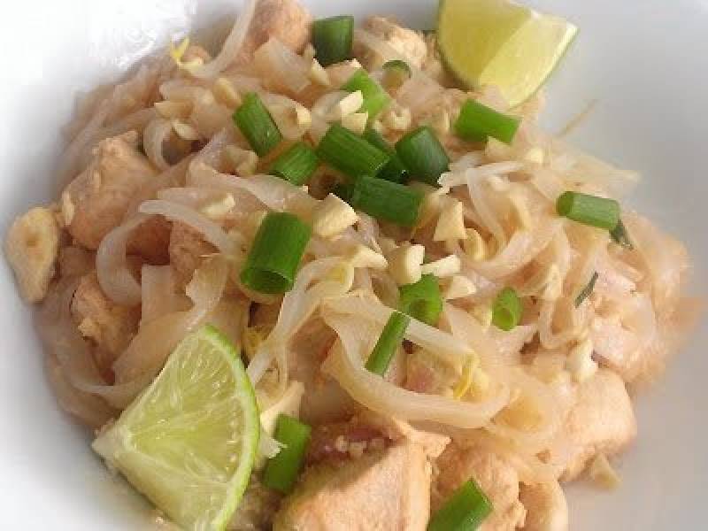 Pad Thai z kurczakiem i tofu