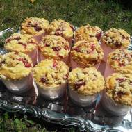 Słodkie środy - Muffiny z malinami i kruszonką