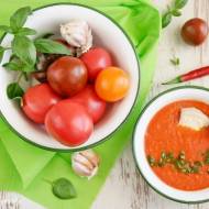 Zupa krem ze świeżych pomidorów z bazylią i serem pleśniowym