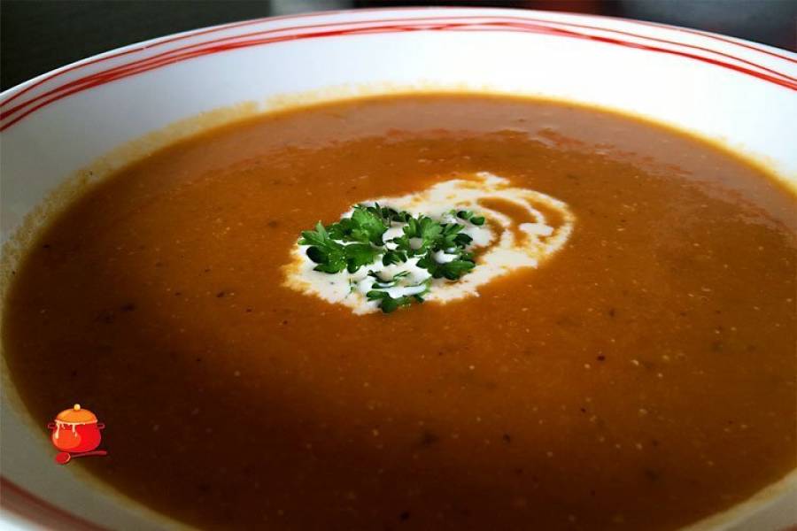 Zupa krem z czerwonej soczewicy z warzywami
