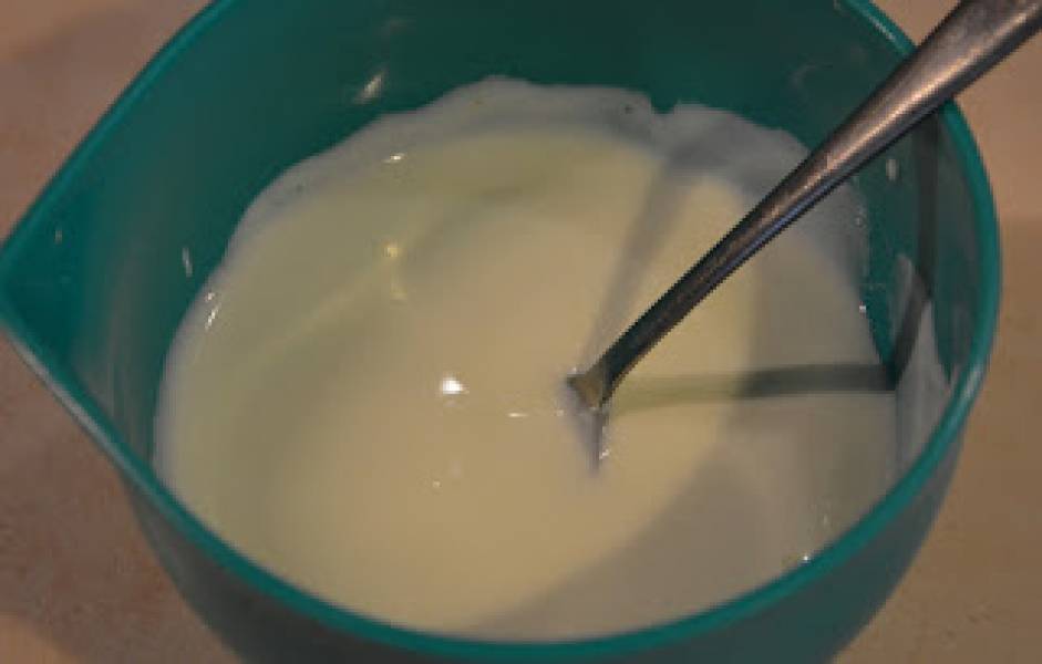 Jogurtowy dip czosnkowo-chrzanowy