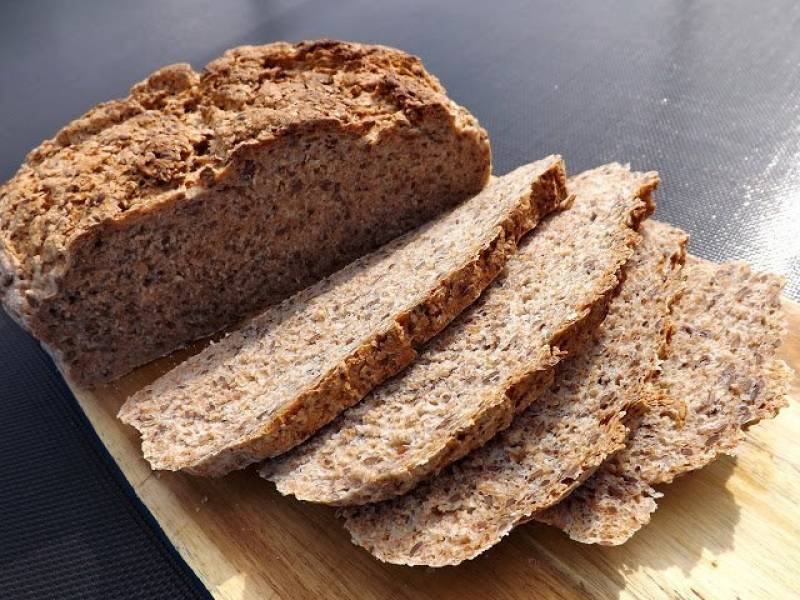Chleb pszenno razowy z siemieniem lnianym