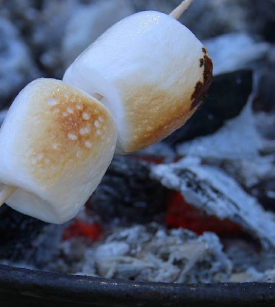 Grillowane pianki Marshmallow – kilka pomysłów na wyjątkowy deser z grilla