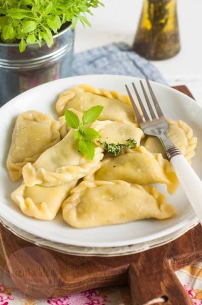 Dyniowe pierogi ze szpinakiem i ricottą