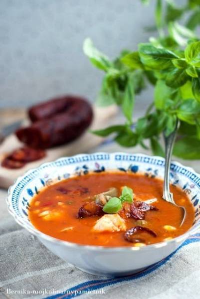Zupa pomidorowa rybna z chorizo