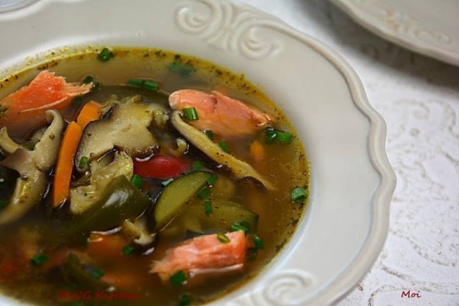 Zupa rybna z grzybami shiitake