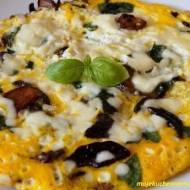 Omlet z grzybami i mozzarellą