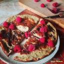 OWSIANY SERNICZEK Z PATELNI Z MALINAMI I CZEKOLADĄ