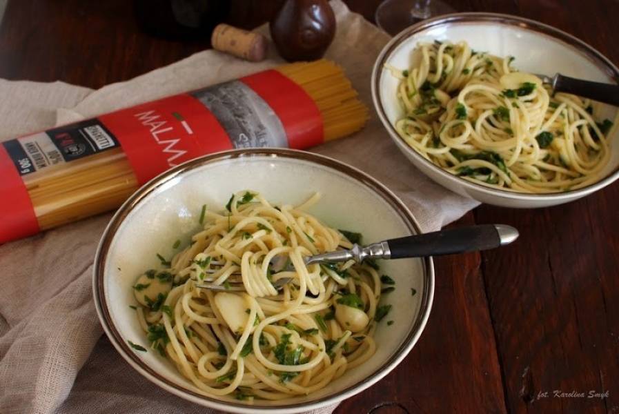 Spaghetti Aglio Olio. Kuchnia włoska