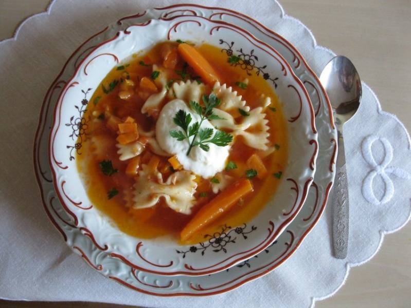 Zupa pomidorowa ze świeżych pomidorów babci Basi