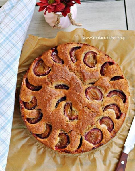 Aromatyczne ciasto ze śliwkami i maślanką