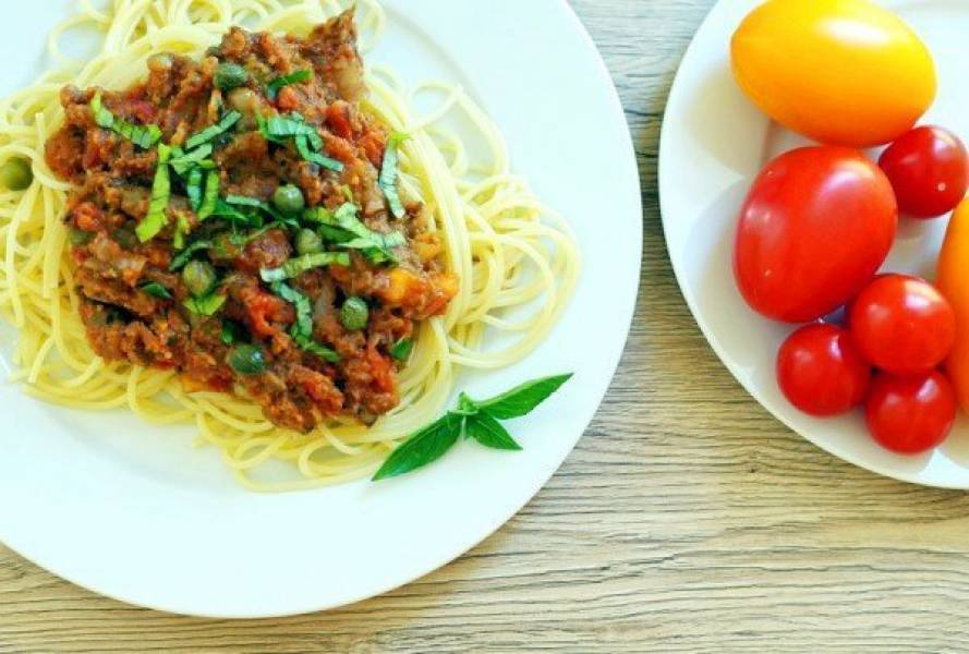 Spaghetti z soczewicą i kaparami